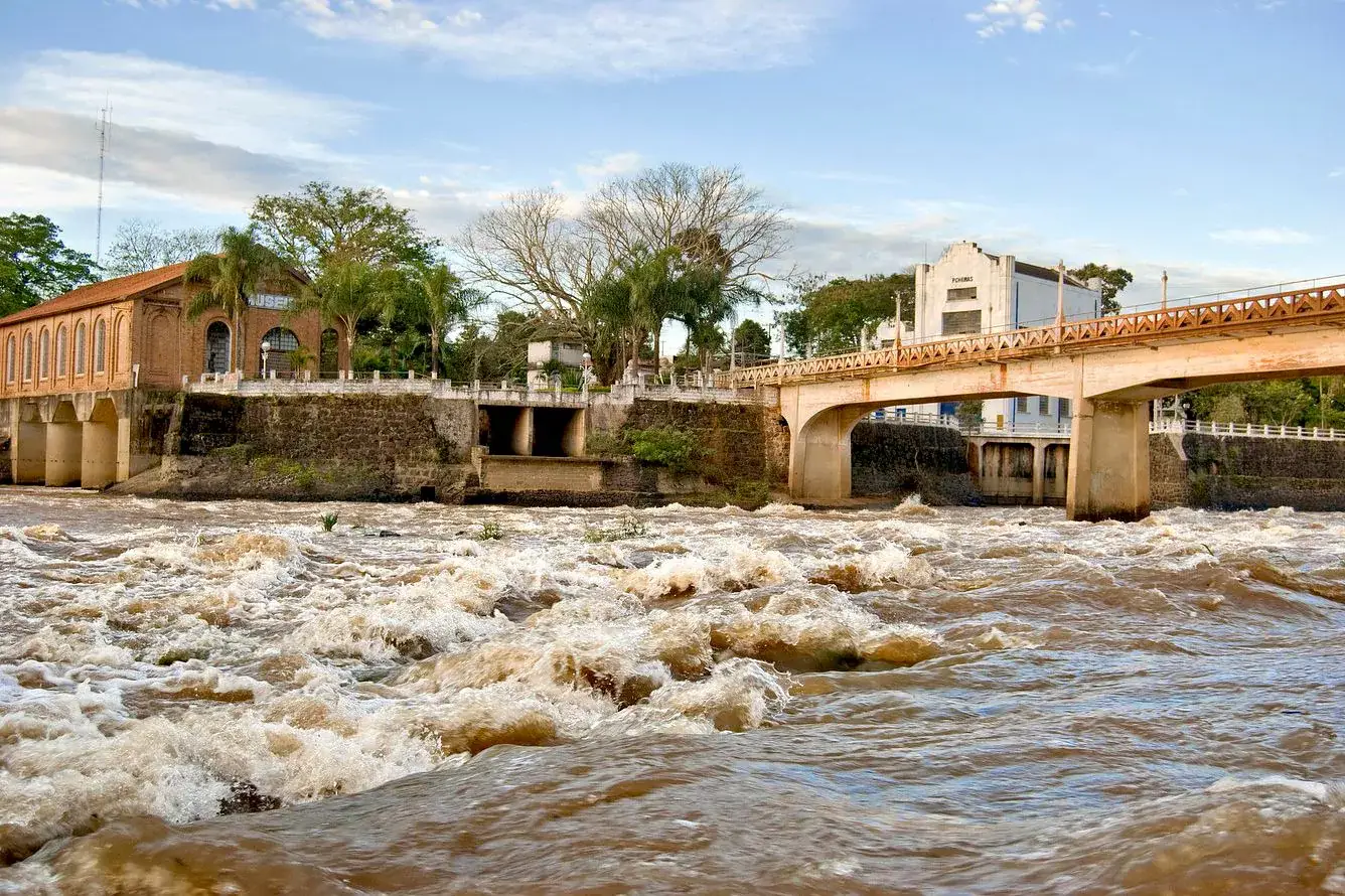 CACHOEIRA DE EMAS
